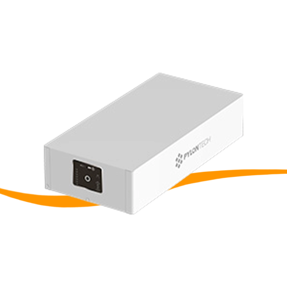 Netzteil, weißes Gehäuse, rechteckig, Anschlussbuchse, Elektronikgerät