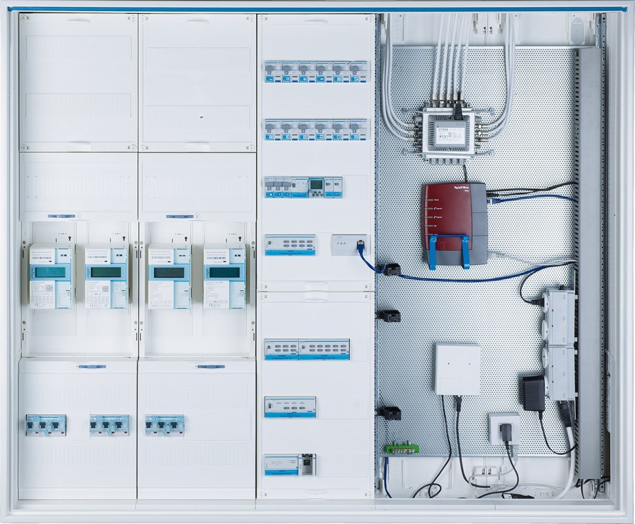 Schaltschrank, Schalttafel, Elektronikgehäuse, Hausautomation, Stromverteiler, elektrikenschrank, Schalttafel, Stromverteiler, Schaltkasten, Kabelorganisierung